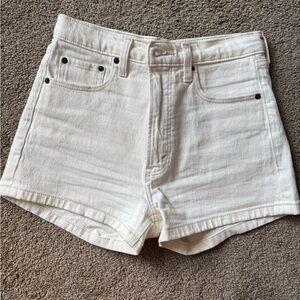 Abercrombie Women’s High Rise Mom Short